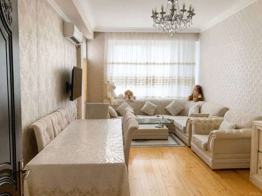 Satılır 2 otaqlı mənzil 98 m²