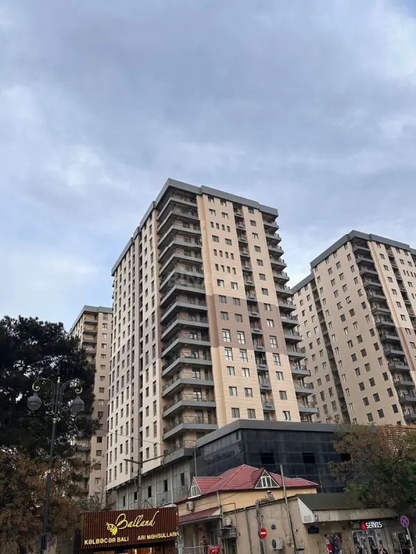 Satılır 3 otaqlı mənzil 158 m²