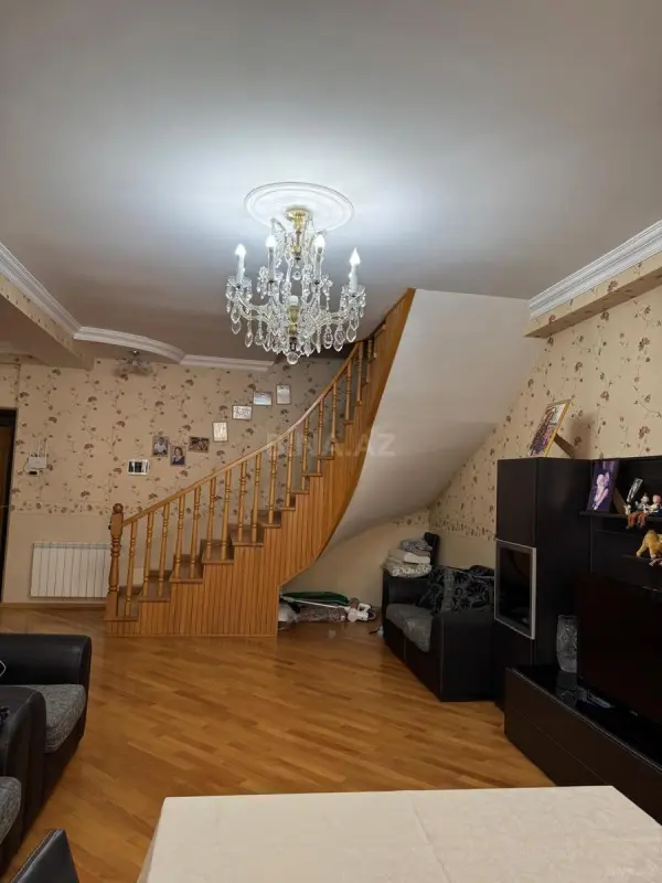Satılır 3 otaqlı mənzil 120.9 m²