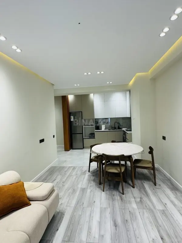 Kirayə verilir 2 otaqlı mənzil 63 m²