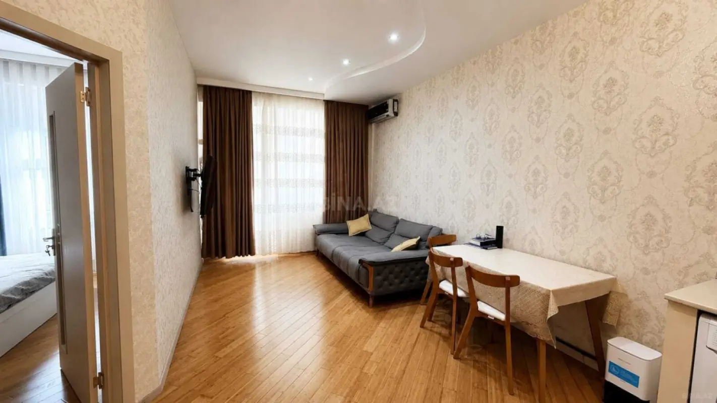 Kirayə verilir 2 otaqlı mənzil 72 m²