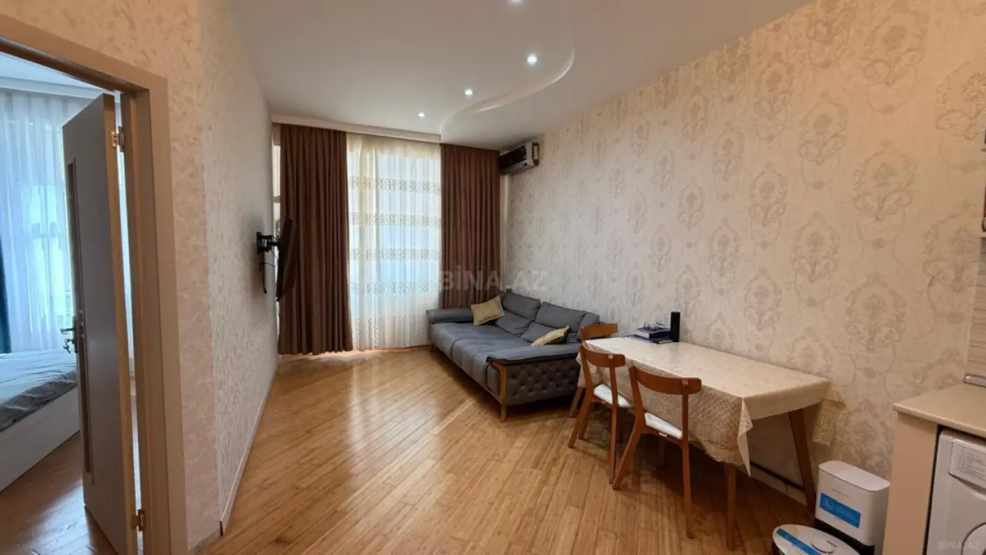 Kirayə verilir 2 otaqlı mənzil 75 m²