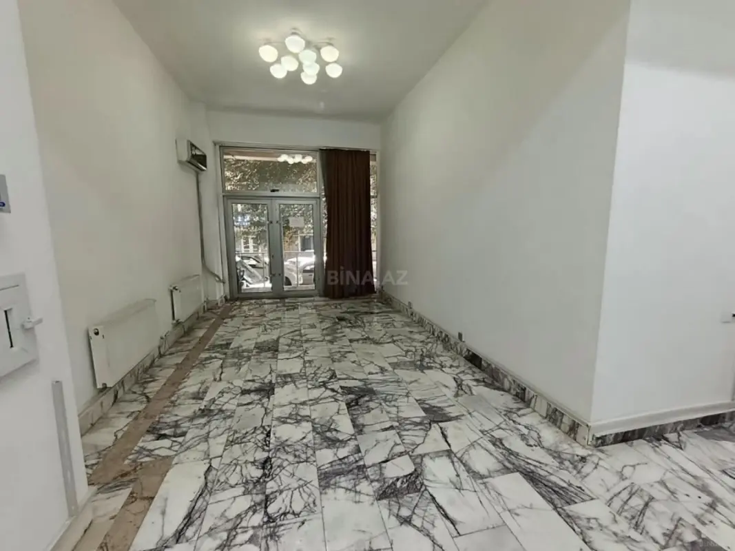 Kirayə verilir 1 otaqlı ofis 65 m²