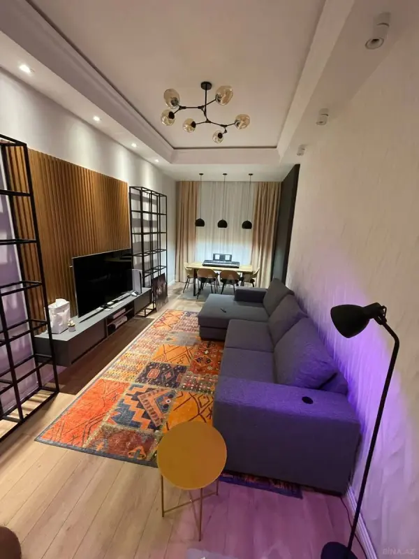 Kirayə verilir 2 otaqlı mənzil 77 m²