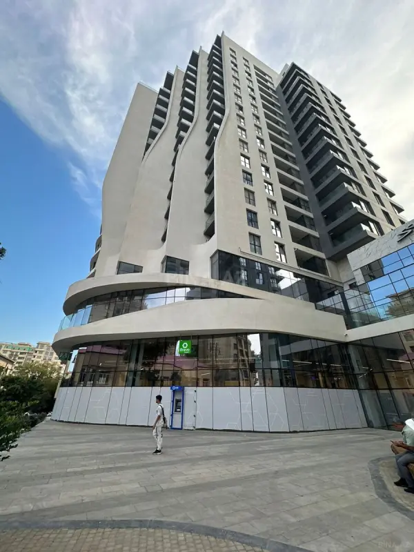Satılır 2 otaqlı mənzil 82 m²