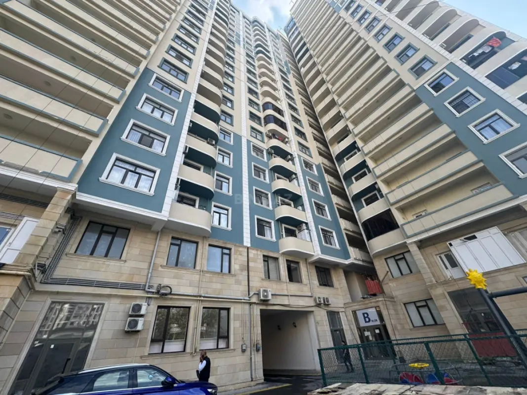Satılır 3 otaqlı mənzil 152 m²
