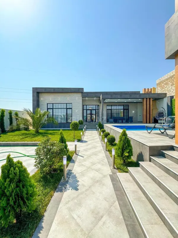 Satılır 5 otaqlı həyət evi 200 m²