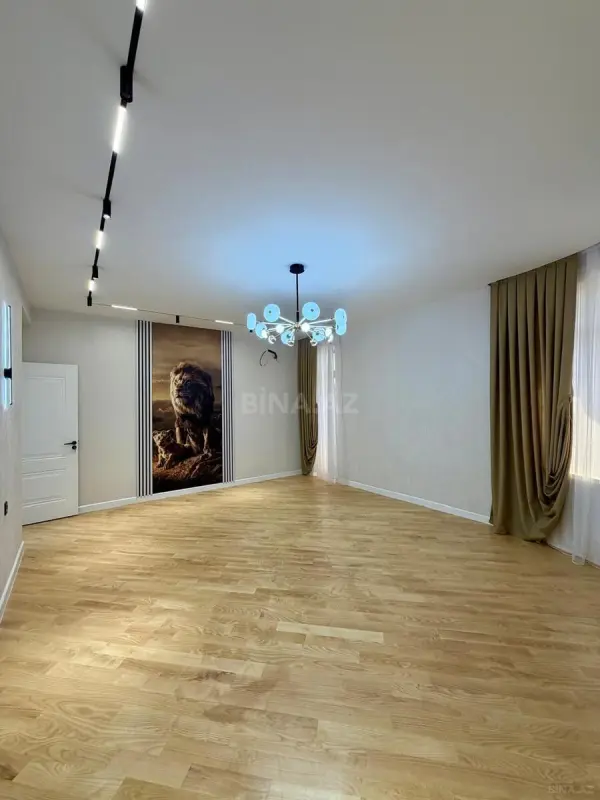 Satılır 3 otaqlı mənzil 125 m²