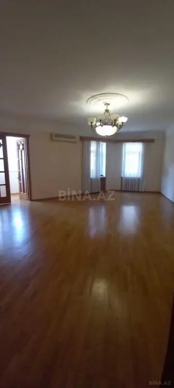 Satılır 3 otaqlı mənzil 110 m²