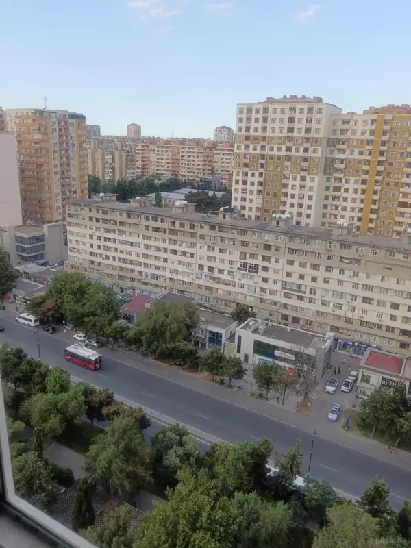 Satılır 3 otaqlı mənzil 145 m²