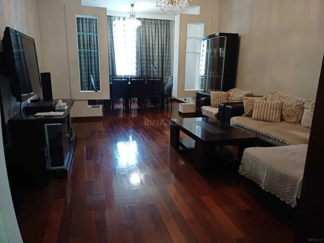 Kirayə verilir 3 otaqlı mənzil 140 m²