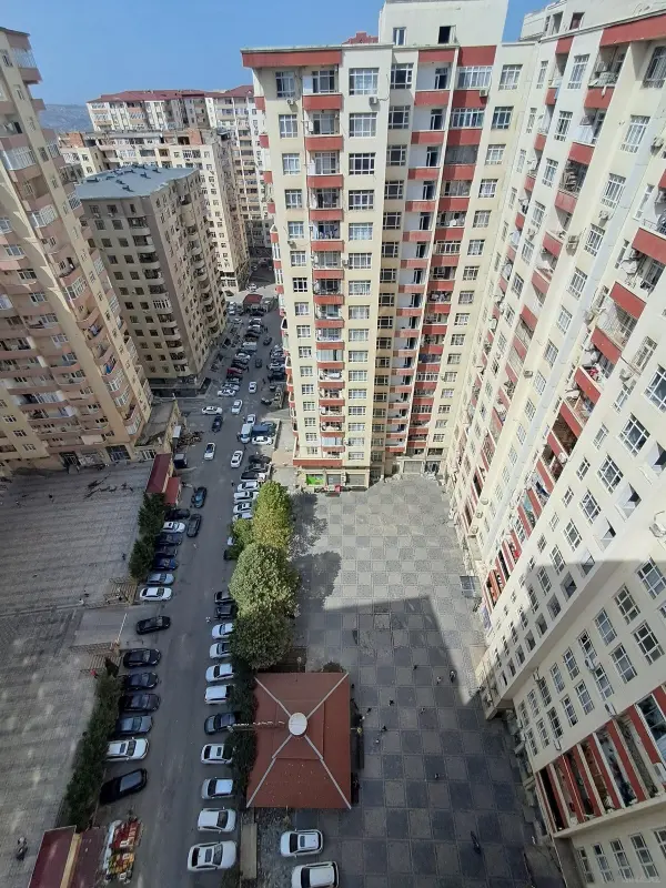 Satılır 3 otaqlı mənzil 140 m²
