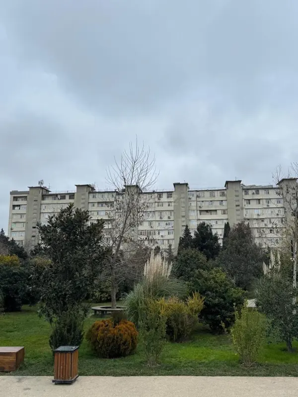 Satılır 4 otaqlı mənzil 110 m²