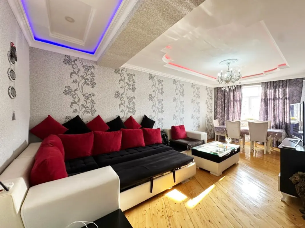 Satılır 3 otaqlı mənzil 76 m²