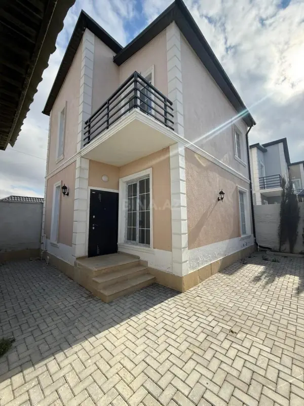 Satılır 4 otaqlı həyət evi 100 m²
