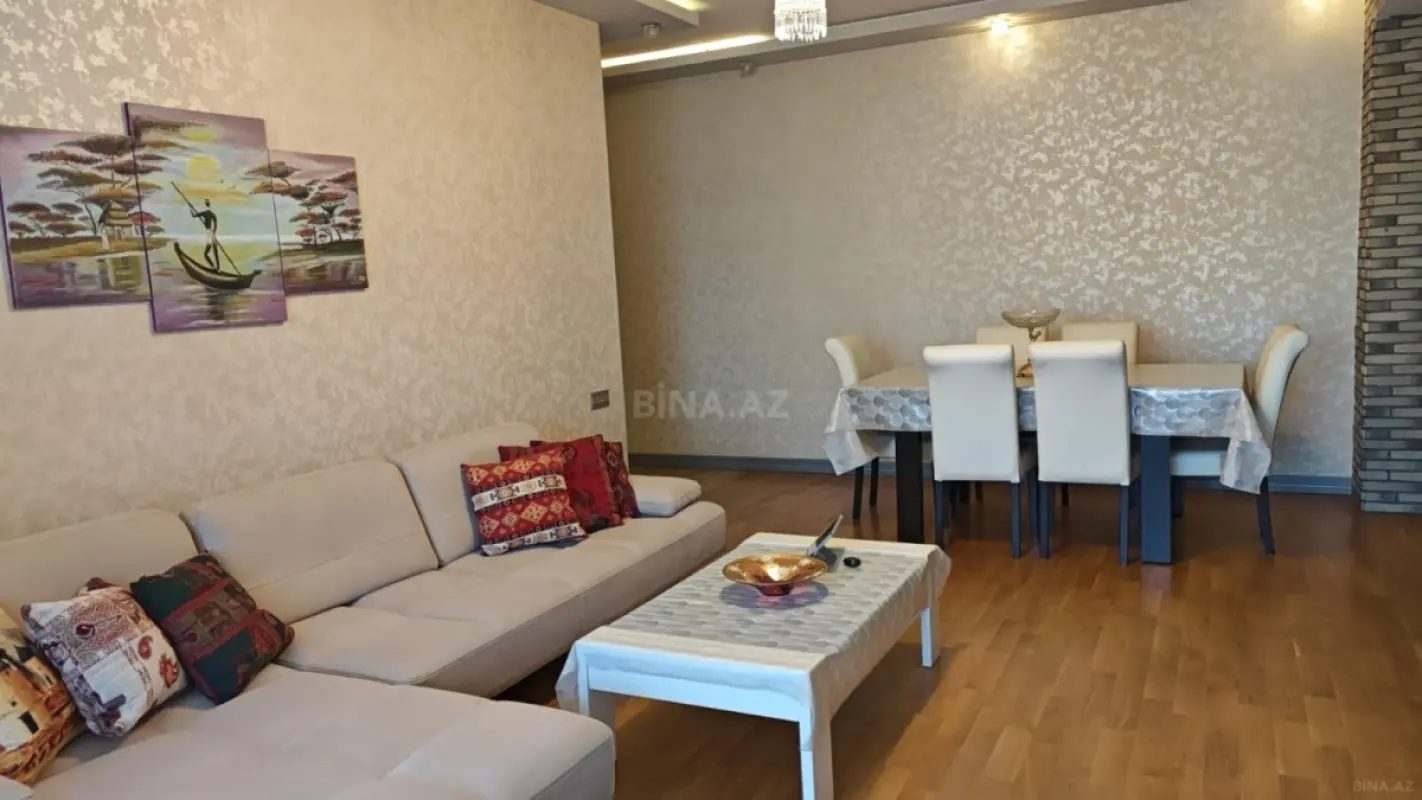 Satılır 3 otaqlı mənzil 145 m²