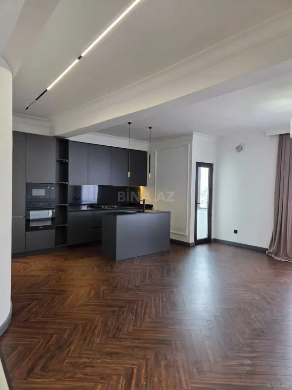 Satılır 3 otaqlı mənzil 150 m²