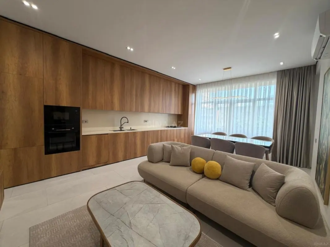 Satılır 3 otaqlı mənzil 108 m²