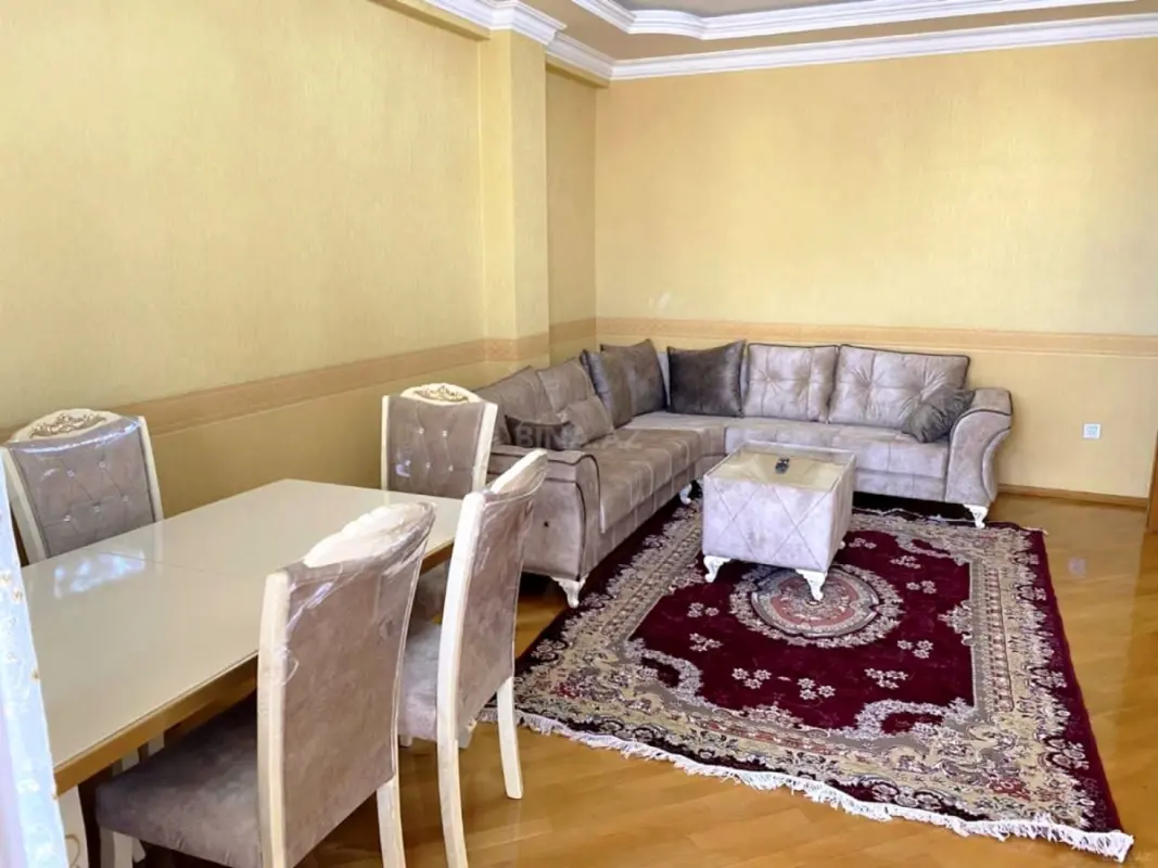 Satılır 3 otaqlı mənzil 146 m²