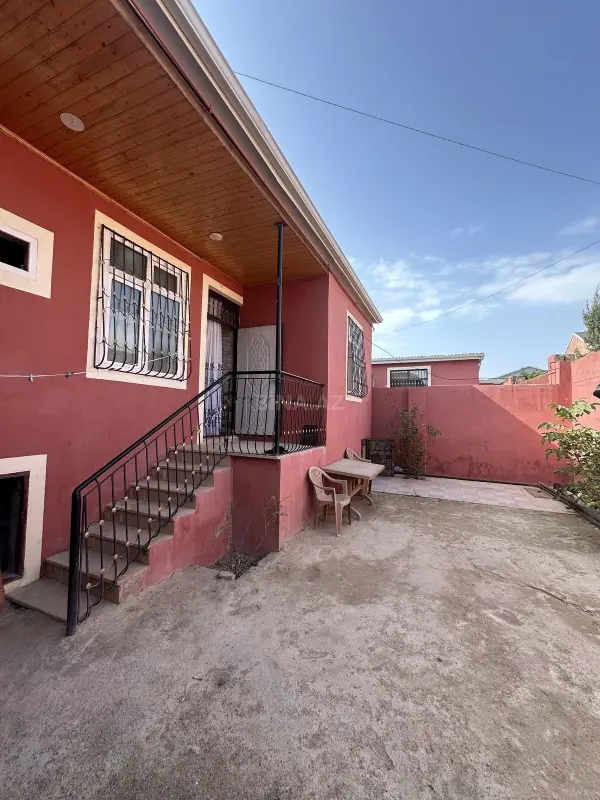 Satılır 4 otaqlı həyət evi 90 m²