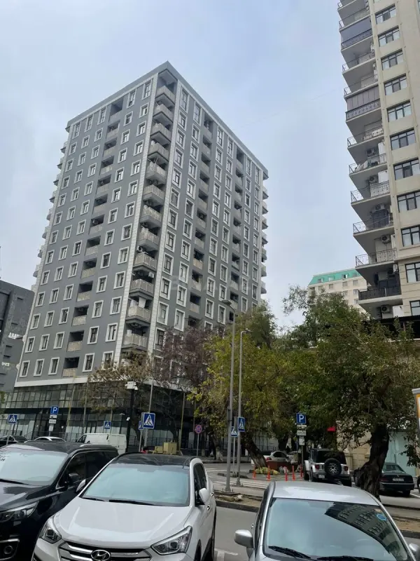 Satılır 3 otaqlı mənzil 110 m²