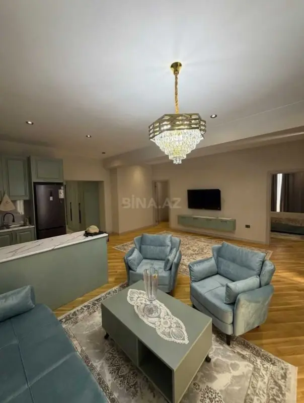 Kirayə verilir 4 otaqlı mənzil 160 m²
