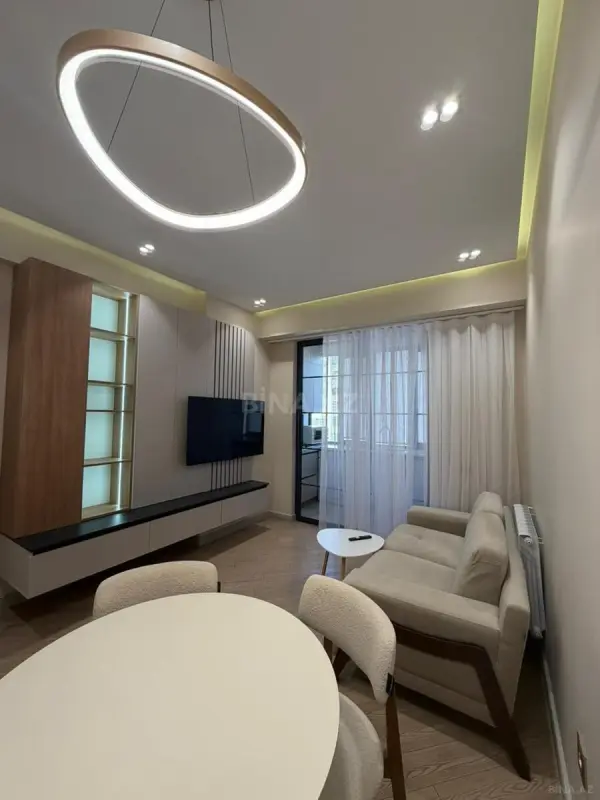 Kirayə verilir 2 otaqlı mənzil 71 m²
