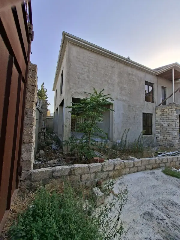 Satılır 5 otaqlı həyət evi 340 m²