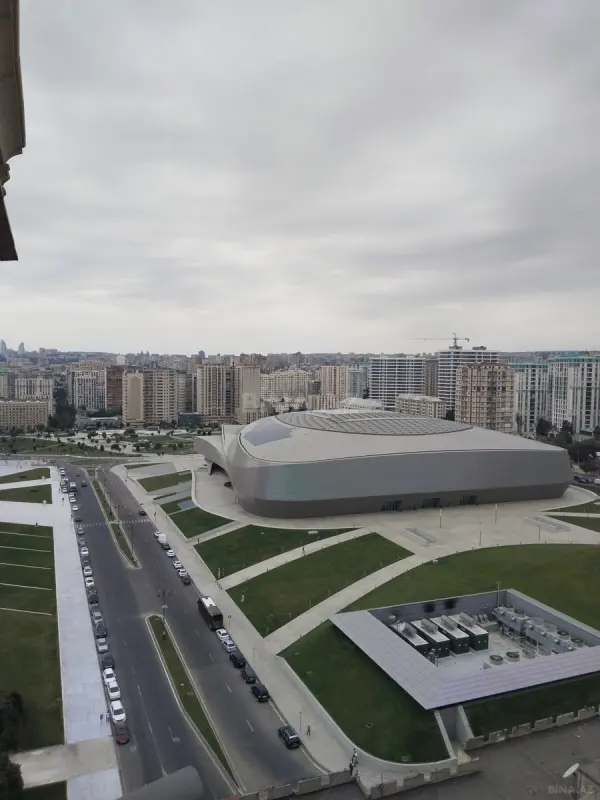Satılır 4 otaqlı mənzil 224 m²