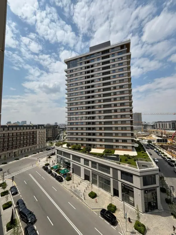 Satılır 3 otaqlı mənzil 120 m²