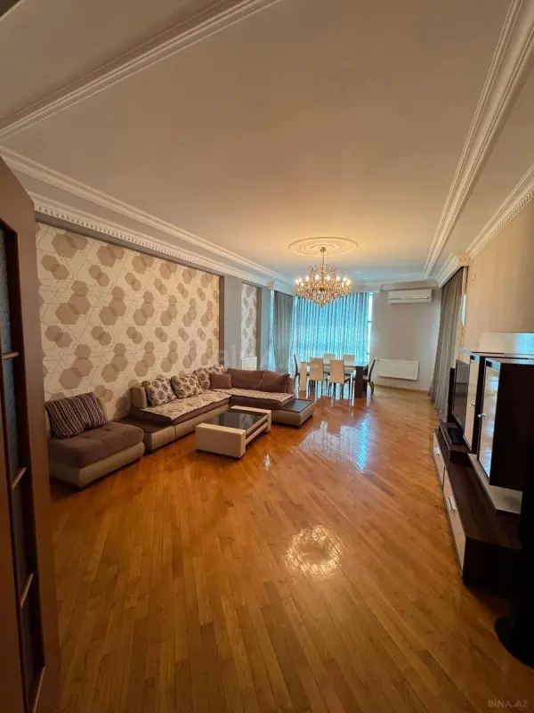 Kirayə verilir 4 otaqlı mənzil 180 m²