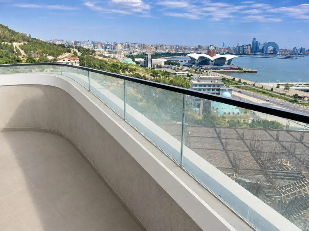 Satılır 3 otaqlı mənzil 170 m²