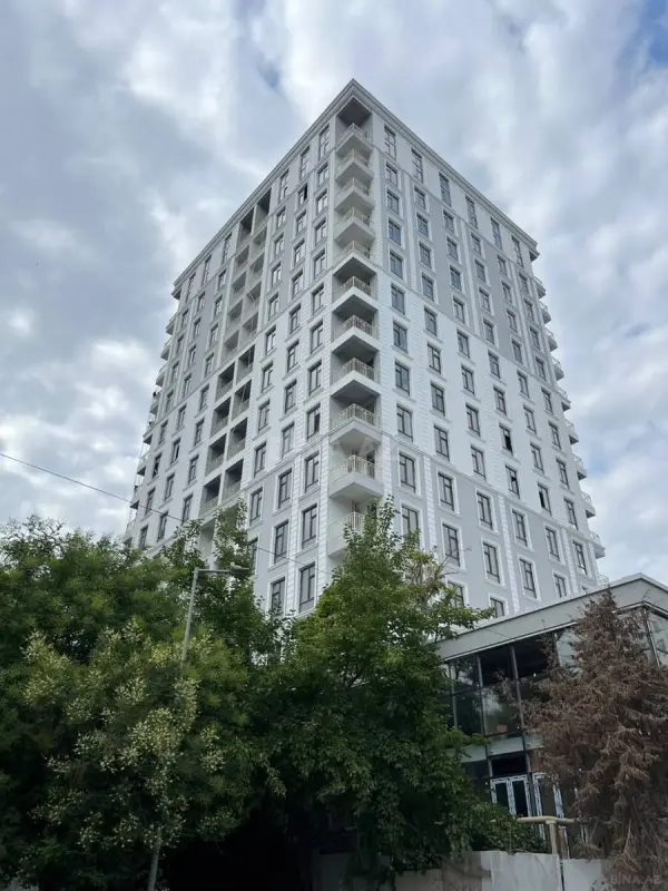 Satılır 2 otaqlı mənzil 82 m²