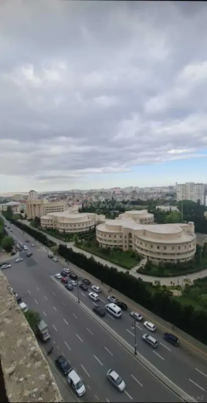 Satılır 2 otaqlı mənzil 57 m²