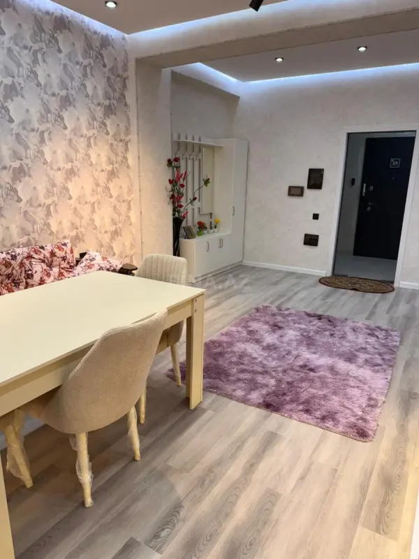 Kirayə verilir 2 otaqlı mənzil 65 m²