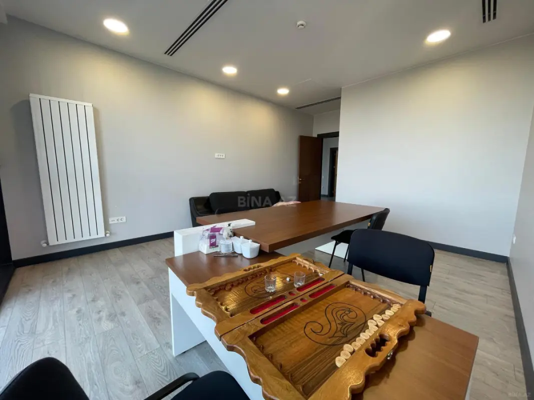 Kirayə verilir 3 otaqlı ofis 131 m²