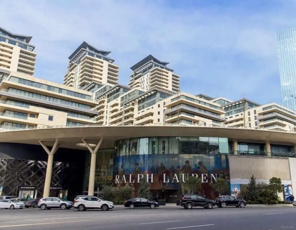 Kirayə verilir 4 otaqlı mənzil 350 m²
