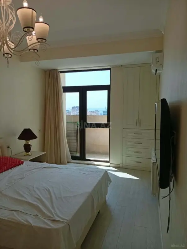 Kirayə verilir 3 otaqlı mənzil 110 m²