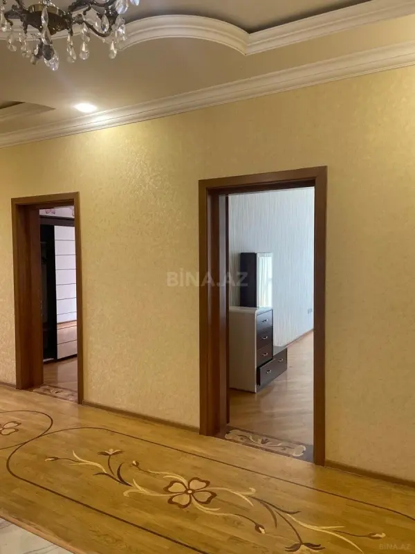 Kirayə verilir 3 otaqlı mənzil 124 m²