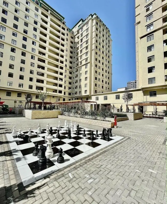 Satılır 2 otaqlı mənzil 83 m²