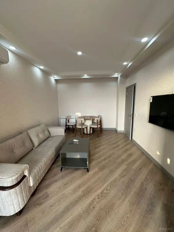 Kirayə verilir 2 otaqlı mənzil 65 m²
