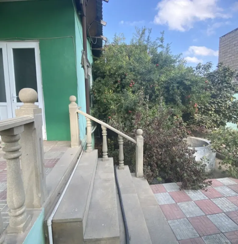 Satılır 5 otaqlı həyət evi 150 m²