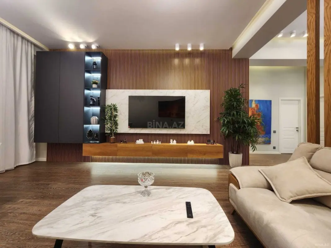 Kirayə verilir 3 otaqlı mənzil 140 m²
