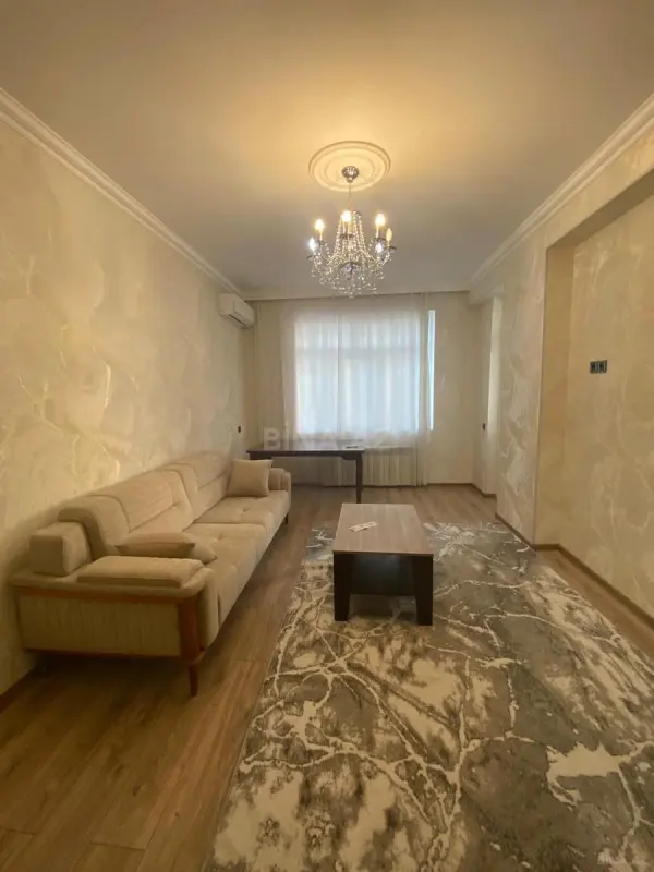 Satılır 2 otaqlı mənzil 70 m²