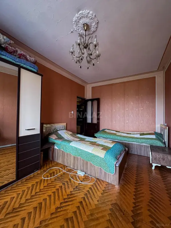 Satılır 4 otaqlı mənzil 105 m²