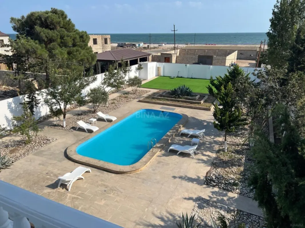 Satılır 7 otaqlı həyət evi 300 m²
