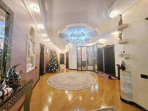 Satılır 5 otaqlı mənzil 380 m² — Bakı 5 otaq 380.00 m²