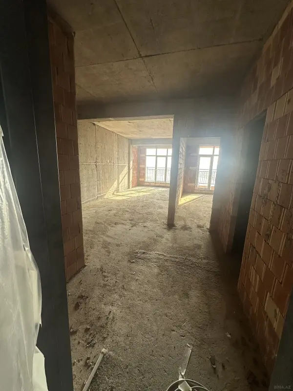 Satılır 2 otaqlı mənzil 73 m²