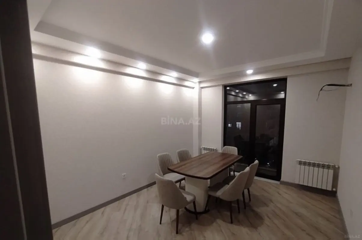 Kirayə verilir 2 otaqlı mənzil 71 m²
