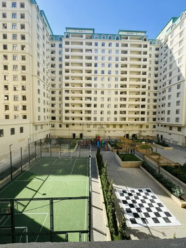 Satılır 2 otaqlı mənzil 83 m²